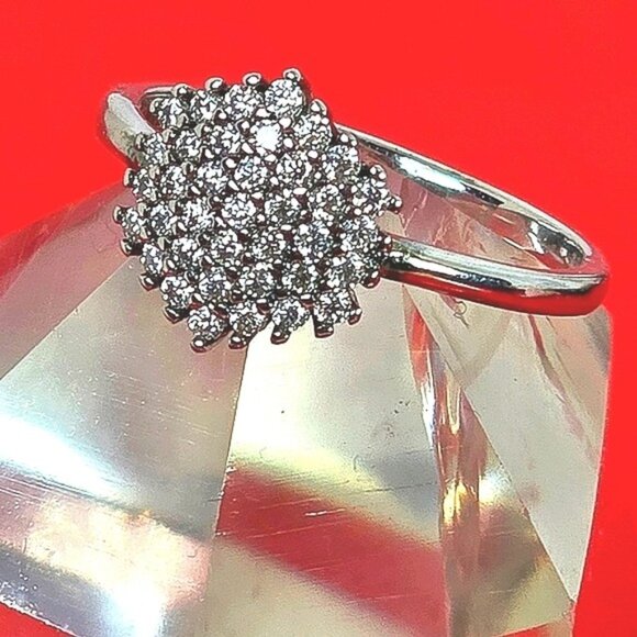 925 Sterling Silver Ring Sz 7 with Moissanite Gemstones - Picture 2 of 12